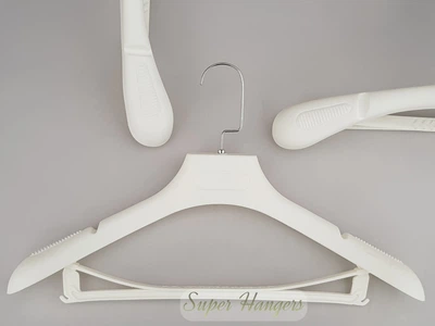Плечики вешалки Hanger TZP6682 44 см белого цвета пластмассовые с ребристым плечом и перекладиной