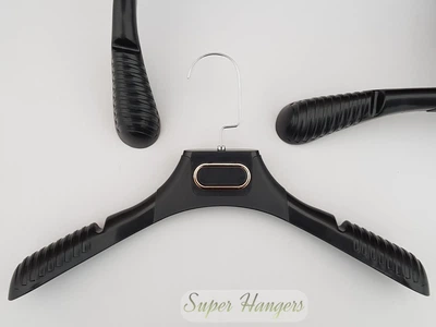 Плечики вешалки Hanger TZ8830 38 см пластмассовые с ребристым плечом черные