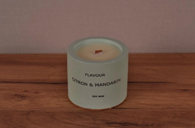 Ароматическая соевая свеча в гипсовом кашпо мятная CITRON & MANDARIN 130г