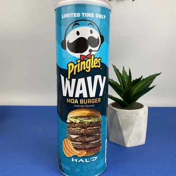 Волнистые чипсы Pringles Wavy MOA Burger со вкусом бургера 137 г