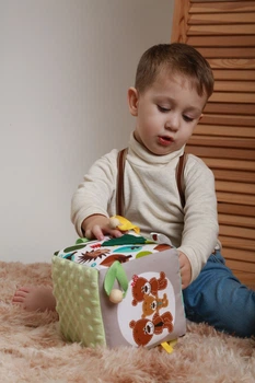 Развивающий кубик бізі Happy Vita Craft ведмедики різнокольоровий