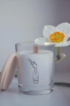 Ароматная свеча Украинская Your Bella Decora „Запалимо?“ с деревянным фитилем.