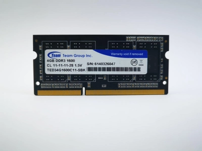 Оперативная память для ноутбука SODIMM Team DDR3 4Gb 1600MHz PC3-12800S (TED34G1600C11-SBK) 6301 Б/У