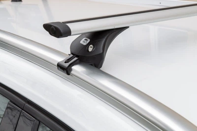Багажник на интегрированные рейлинги Amos для Kia Ceed Sportwagon; Kombi 2019- Amos Boss Wind 1.2 Серебристый