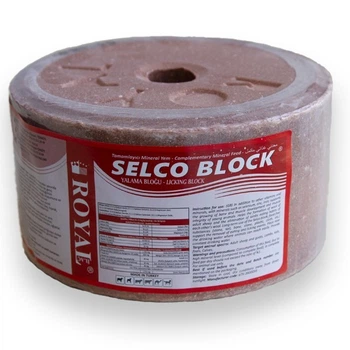 Кормова добавка ROYAL Соляний лизунець з селеном SELCO 3 кг