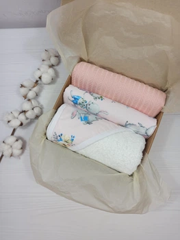 Набор для младенцев: плед, пеленка и полотенце a.l.babybox Зайка с мамой Розовый