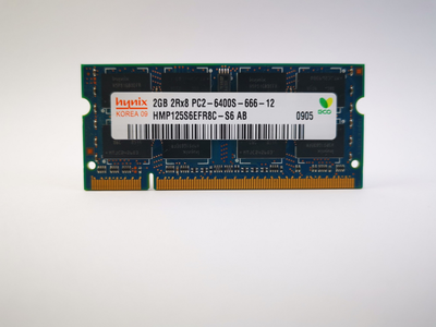 Оперативная память для ноутбука SODIMM Hynix DDR2 2Gb 800MHz PC2-6400S (HMP125S6EFR8C-S6) 6941 Б/У