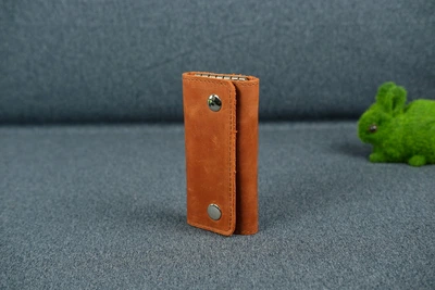 Ключница винтажная кожа Berty aqz-10209 на кнопках Коньяк
