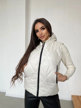 Жилетка женская стеганая с капюшоном K&ML 35 XL - XXL (50 -52 ) Молочный