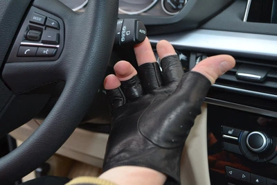 Перчатки автомобильные Fiorgini Premium короткие 9 (L) чёрные (22112)