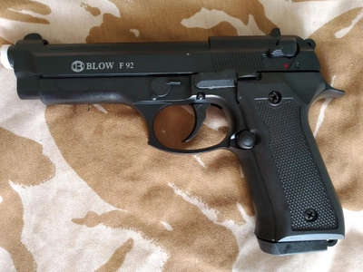 Стартовий пістолет Blow F 92 з додатковим магазином
