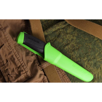 Туристичний ніж із нержавіючої сталі Morakniv Mora Companion green