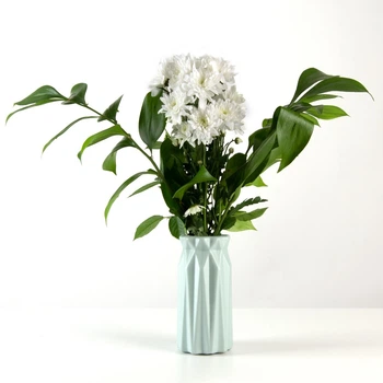 Ваза для цветов MBM HOME пластиковая 18 см DH-FLOWERS-01 BLUE Голубая