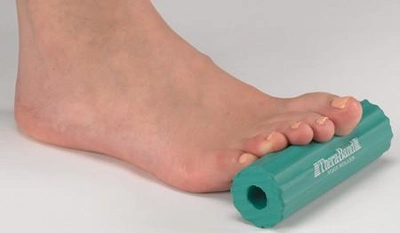 Роликовий масажер для ніг TheraBand зелений Т 307