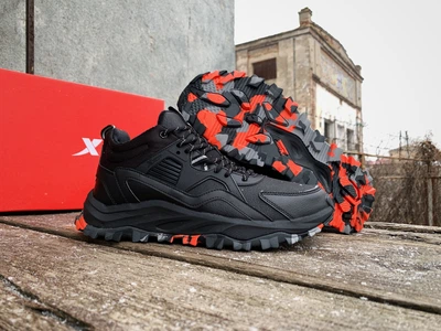 Мужские зимние кроссовки на меху Xtep Outdoor 979419370026 Black