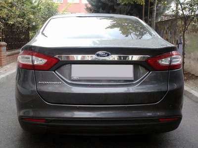 Ford Fusion 2012-2020 хромована накладка над номером (нержавіюча сталь)