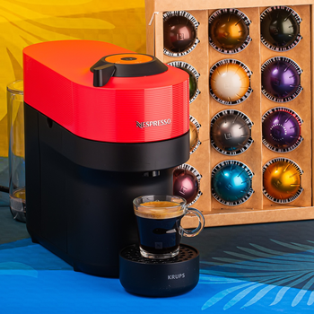 Капсульная кофеварка Nespresso Vertuo Pop Pepper Red XN920510, красная и дегустационный набор 12 кофе (капсул)