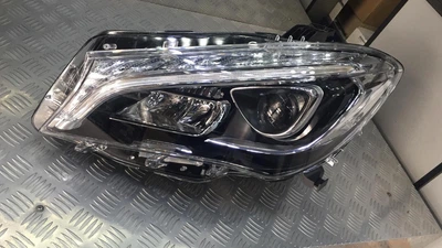 Передние фары с LED (2 шт) для Mercedes CLA C117 2013-2019 гг