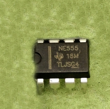 Микросхема NE555 DiP-8 CHY (6096)
