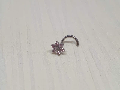 Серебряная серьга-пирсинг в нос с фианитами. 8182434Р Розовый светлый