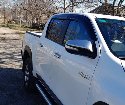 Ветровики (4 шт, HIC) для Toyota Hilux 2015- гг
