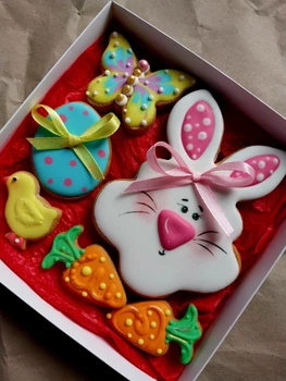 Коробочка с пасхальными пряничками 2