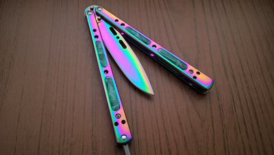 Нож Бабочка Цветной (градиент) Хамелеон с изумрудными вставками D86
