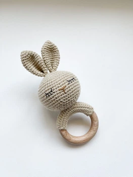 Детская игрушка-погремушка Kiddie Widdie зайчик холодный беж hand made