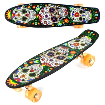 Пенни борд (Penny Board) Р 15909 Best Board 22" со светящимися колесами и рисунком на деке, Черный "Черепа"