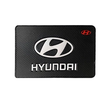 Антискользящий коврик в машину на торпеду с логотипом Hyundai