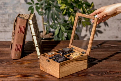 Деревянная шкатулка для часов со стеклянной крышкой от ecoWalnut Коричневый 180x141x82 мм