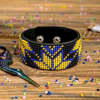 Набор для вышивания бисером на искусственной коже Wonderland Crafts FLBB-003 Браслет