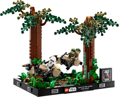 Конструктор LEGO Star Wars Діорама Погоня на спідері на Ендорі 608 деталей (75353)