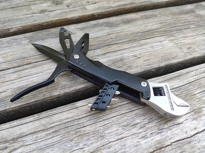 Мультитул Разводной ключ Traveler Black Wrench 10 в 1 с набором бит мультифункциональный инструмент в чехле