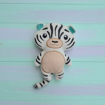 М'яка іграшка з вишивкою Baby Textile Тигр 25 см Молочний 21421488