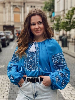 Шифонова жіноча вишиванка блакитна блуза з чорною вишивкою "Амелі" 12072-42 (S)