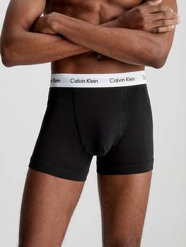 Spodenki Calvin Klein Underwear 3P Trunk 0000U2662G-001 M 3 szt. Czarny (5051145283365)