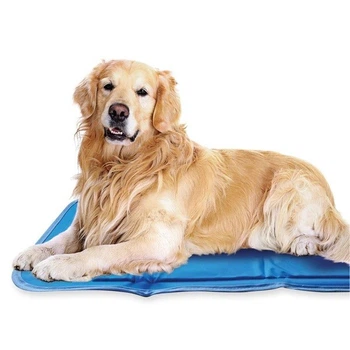 Нетоксичный охлаждающий коврик The Green Pet Shop Cool Pet Pad 60 см х 90 см для собак весом 21 кг - 36 кг
