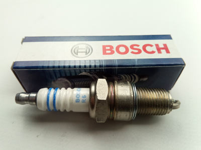 Свеча зажигания BOSCH SUPER PLUS WR8DC+3 (Lanos 1.5, ГАЗ инж., карб.) (0242229656)Цена за шт.