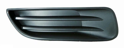 Решітка бампера AVTM Toyota Corolla Hb 05-07 права без отворів протитуманок 7004 994, 52127-02070