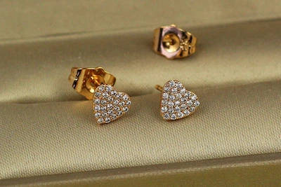 Серьги гвоздики Xuping Jewelry плоское сердечко из камешков 6 мм золотистые
