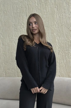 Джемпер з мериносу "асиметрія" Чорний Lipar XS 0820