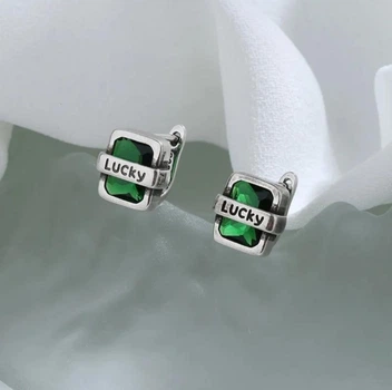 Сережки маленькі . Прикрашені смарагдом Swarovski 1167