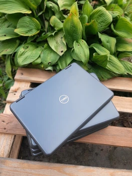 Ноутбук Dell Latitude 3190 \ 11.6 \ Touch \ HD \ 4 ядра \ 4 GB \ SSD 120 GB \ - Б/У