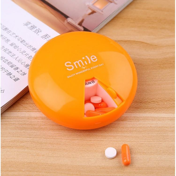 Карманная таблетница органайзер для таблеток Smile 1 неделя 7 ячеек Оранжевый