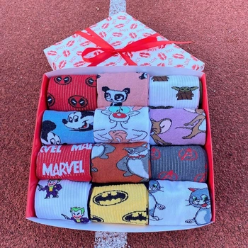 Подарунковий бокс жіночих шкарпеток з принтом Marvel на 12 пар 36-41 у красивій святковій коробці високі демісезонні різнокольорові
