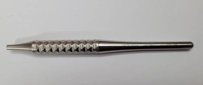 Ручка HAHNENKRATT, EGOgrip изготовлены из сатинированной нержавеющей стали.