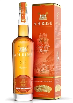 Ромовий напій A.H. Riise XO Reserve 42% 0.7 л в подарунковій упаковці (5712421470007)