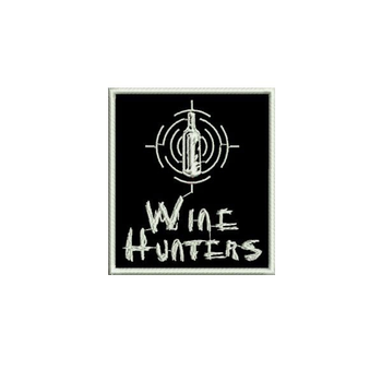 Шеврон на липучці (велкро) Wine Hunters 9х8 см Чорний 5045