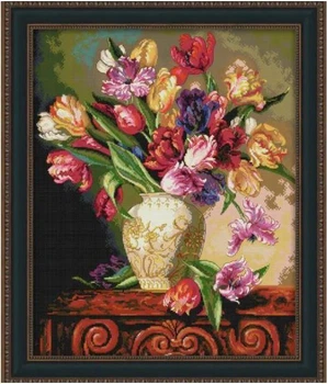 Набір для вишивання за нанесеною на канву схемою Tulip vase. AIDA 14CT printed , 47*57 см